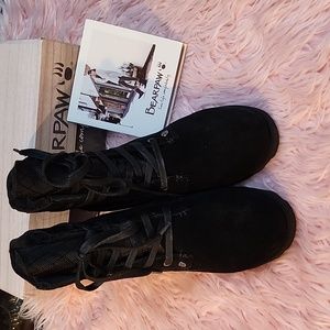 Bear Paw winter boot Size 6 Black
